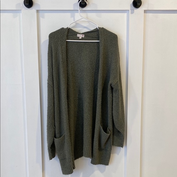 SO Sweaters - SO women’s olive green open front cardigan